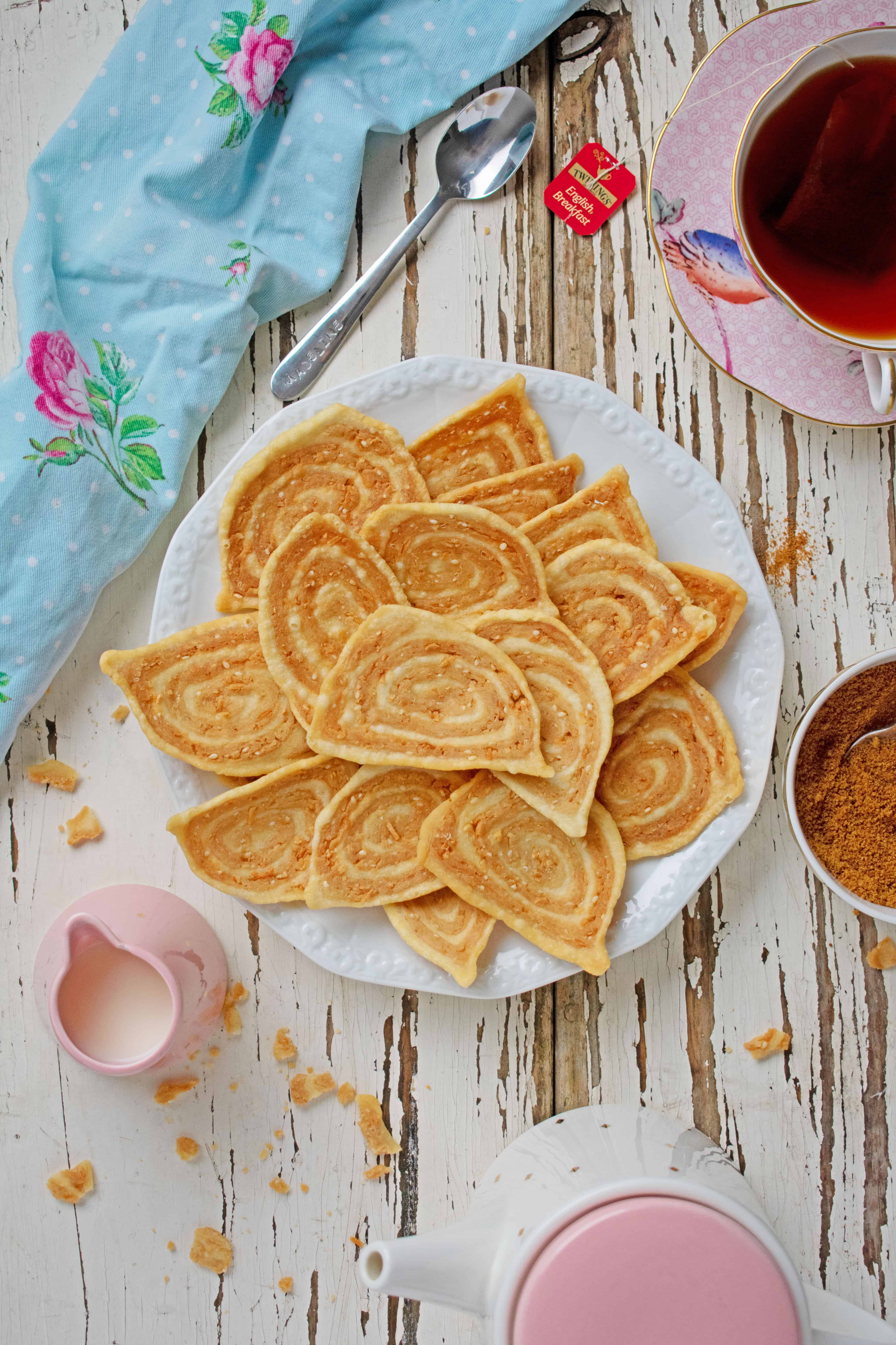 Vietnamese Pig's Ear Biscuits Banh Tai Heo Scruff & Steph